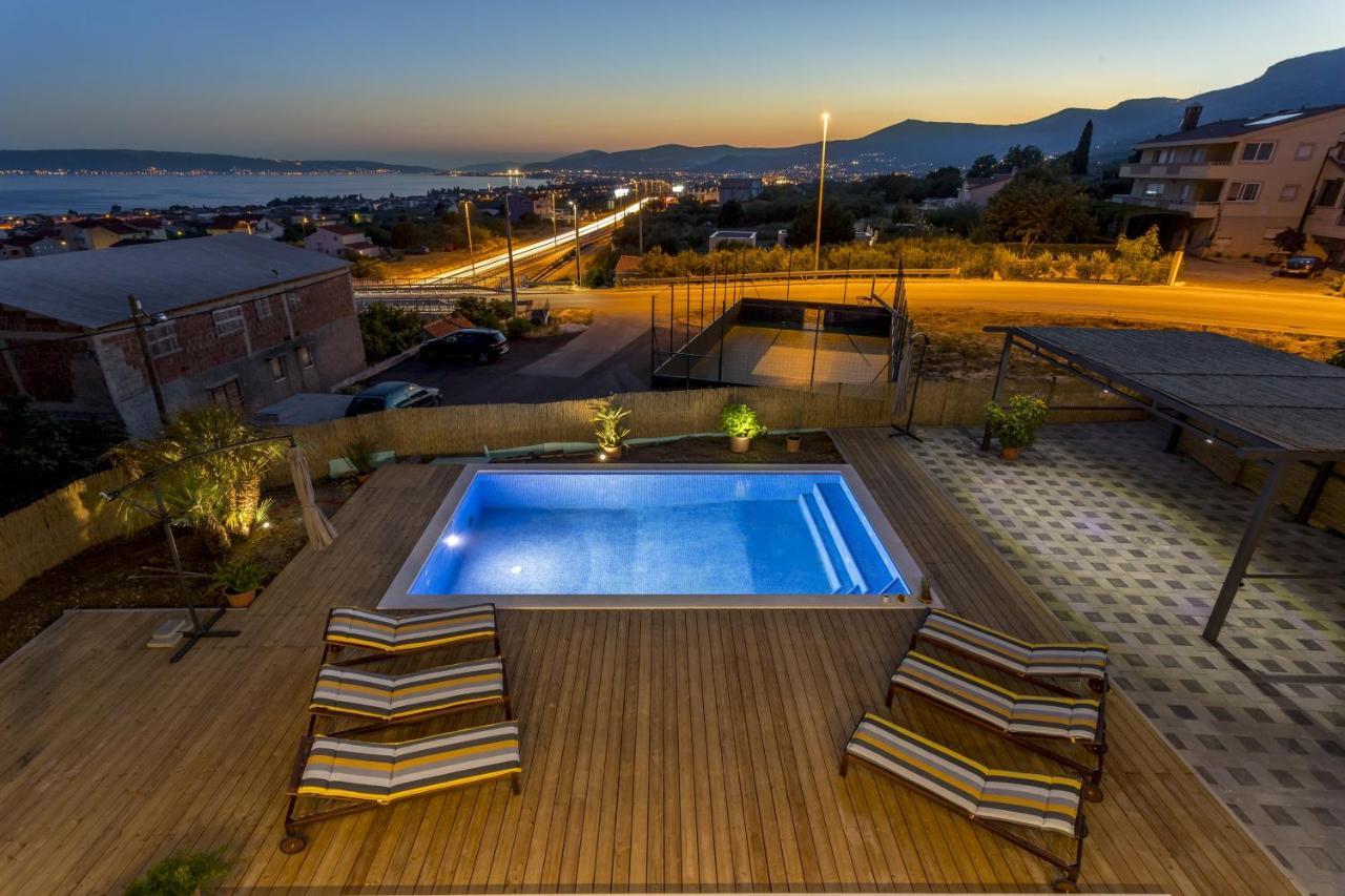 Family Friendly Apartments With A Swimming Pool Kastel Kambelovac, Kastela - 18117 외부 사진