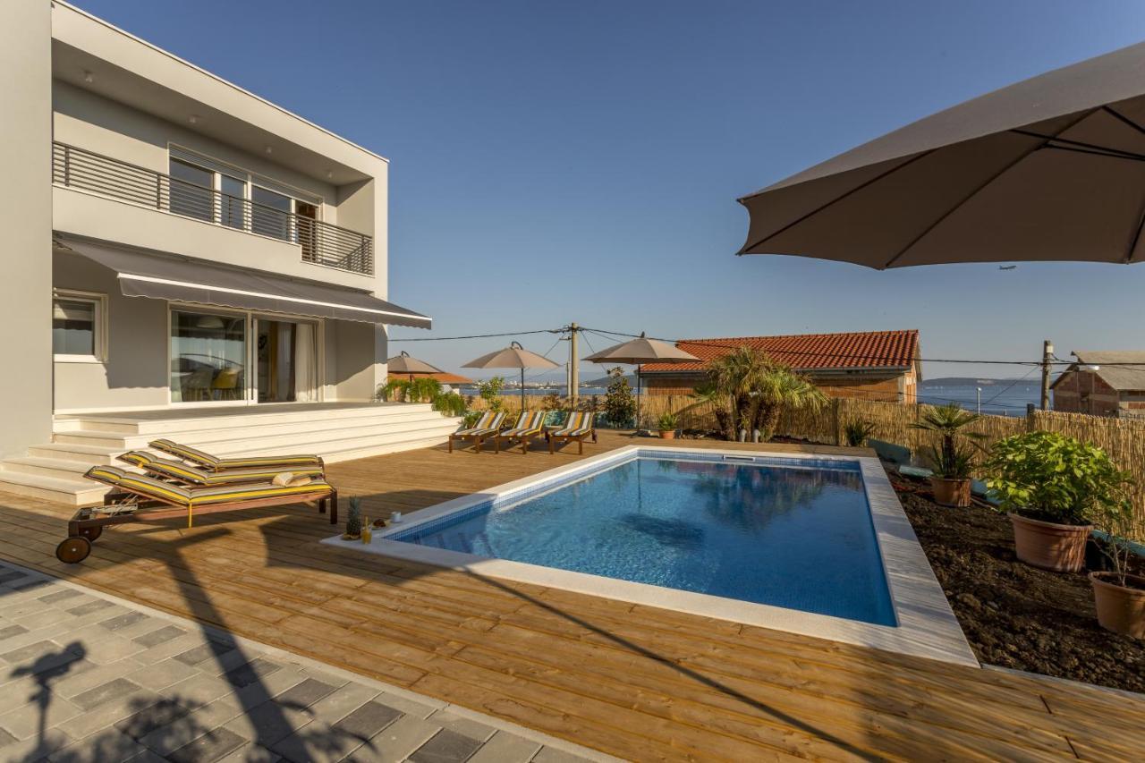 Family Friendly Apartments With A Swimming Pool Kastel Kambelovac, Kastela - 18117 외부 사진